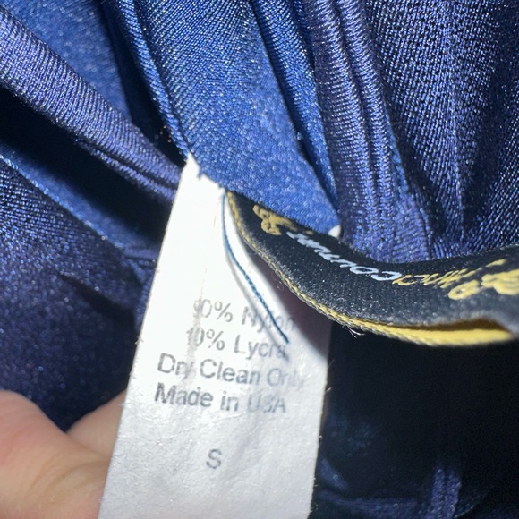 PROM SEASON, make an offer! 
Gorgeous navy shimmer prom gown - Picture 8 of 9